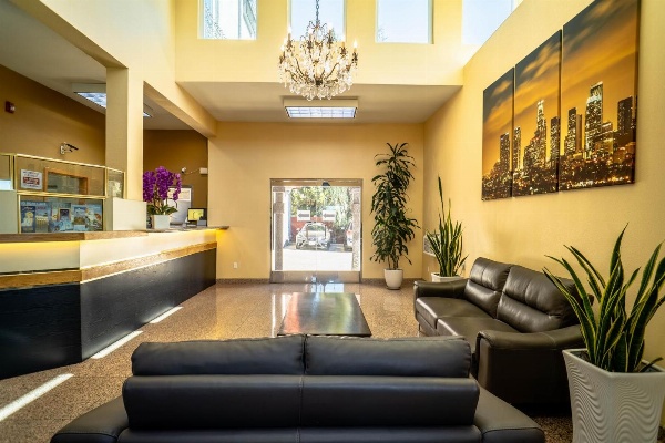 Maywood Inn Main image